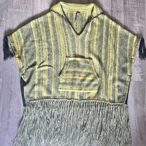 Raquel Allegra Wool Cashmere Fringe Poncho Cape Pocket Braided Green One Size - Picture 2 of 11